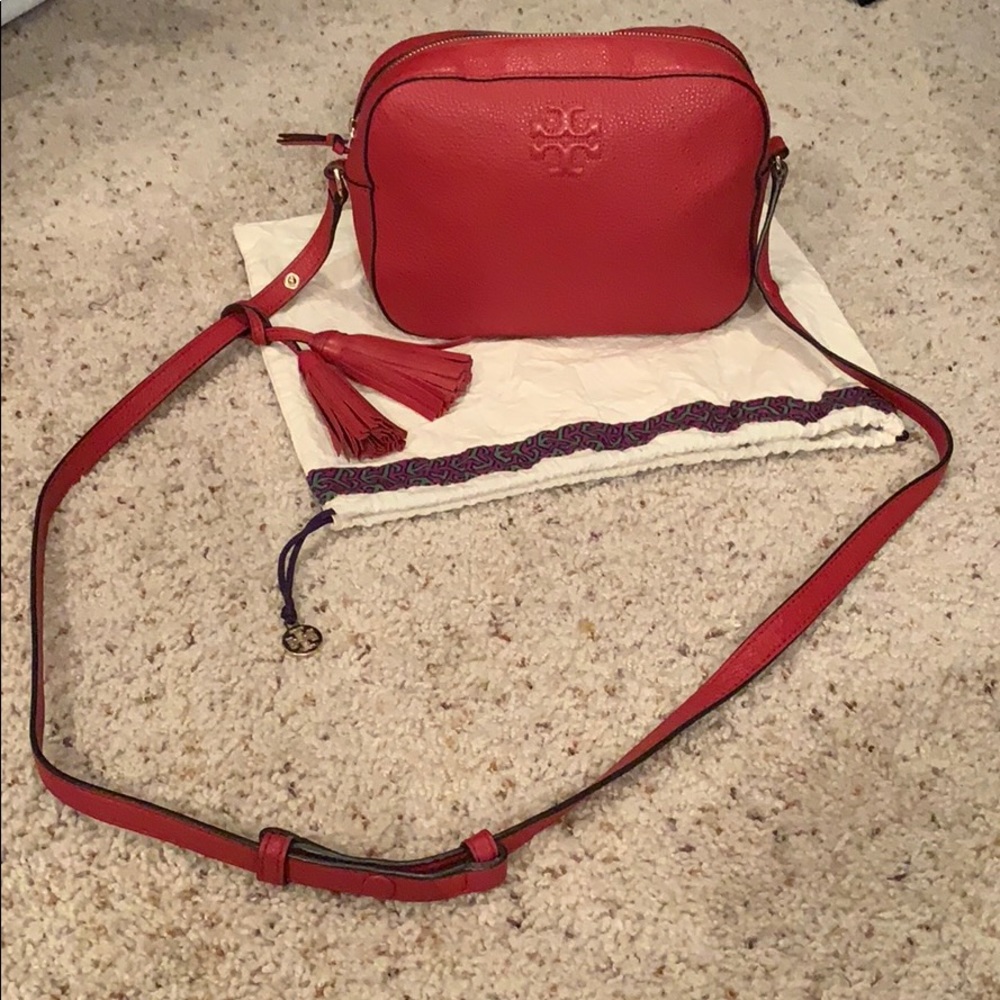 TORY BURCH RED CAMERA CROSSBODY BAG